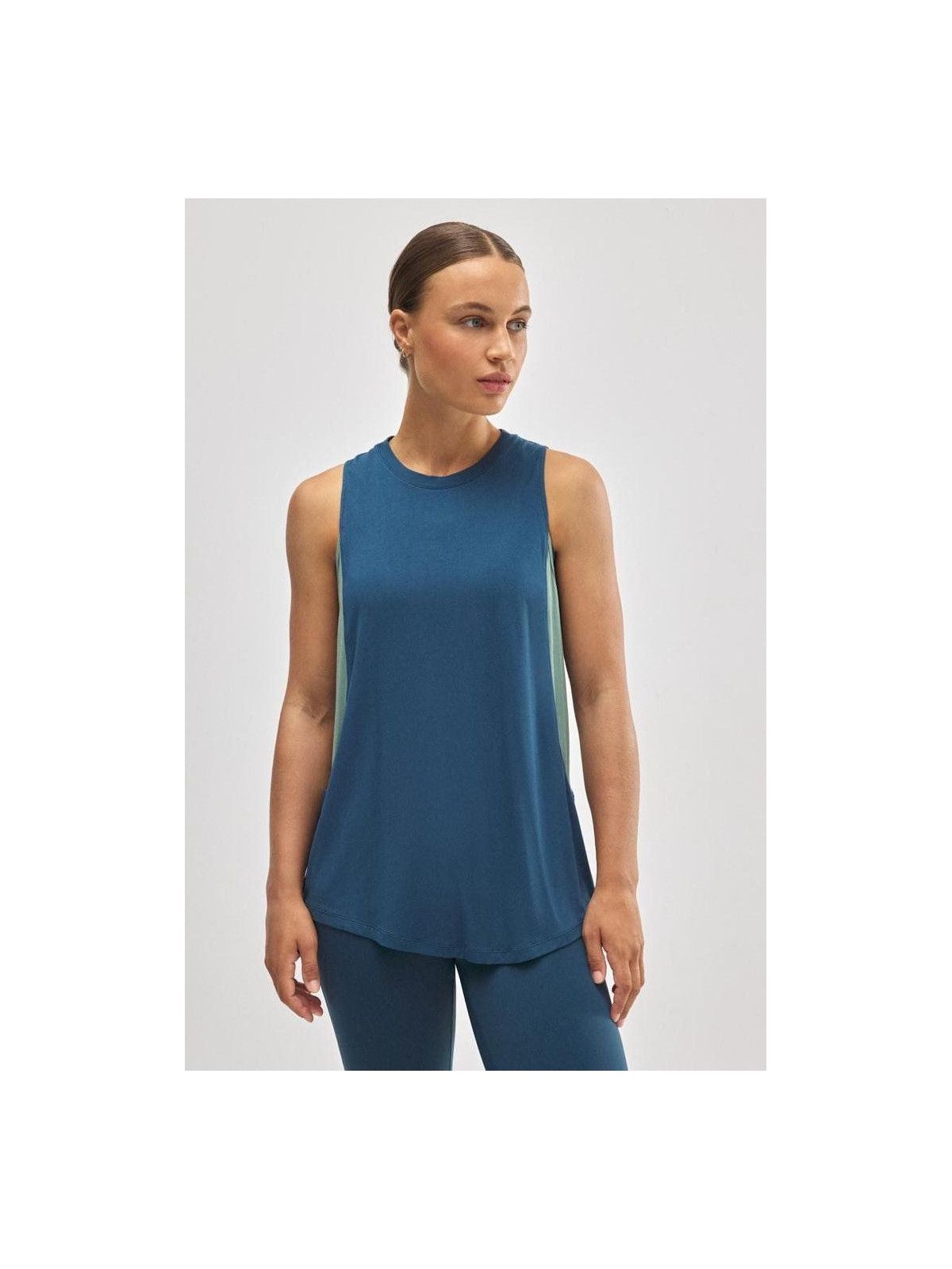 Camiseta Deportiva de Tirantes Ysabel Mora 70928 Ligera